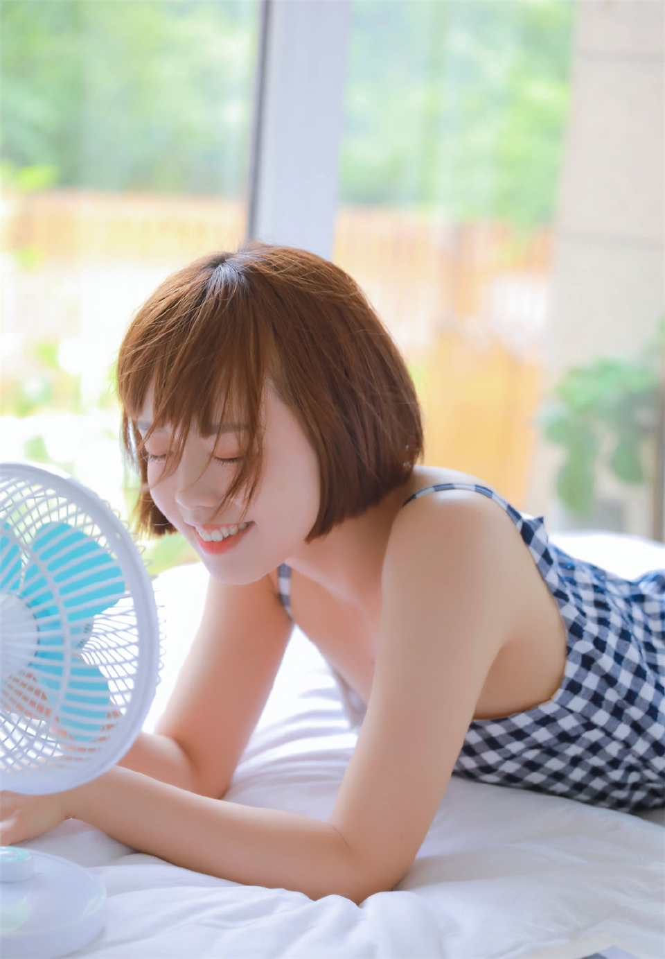 ��Ů�ֻ�����ǽֽ